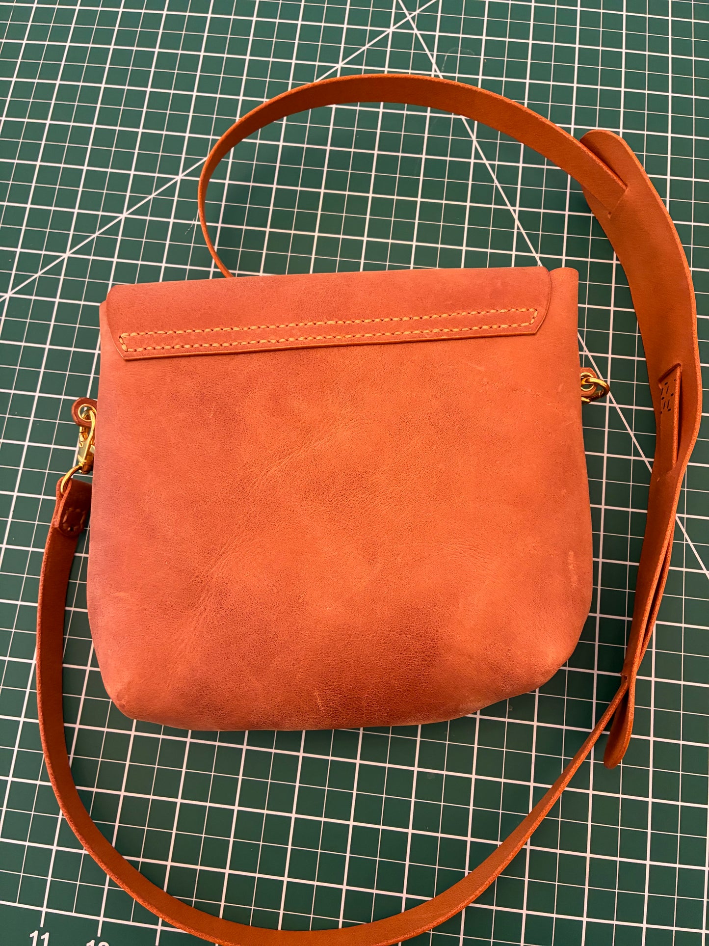 Ladies RedRock waxy pullup leather minimalist purse