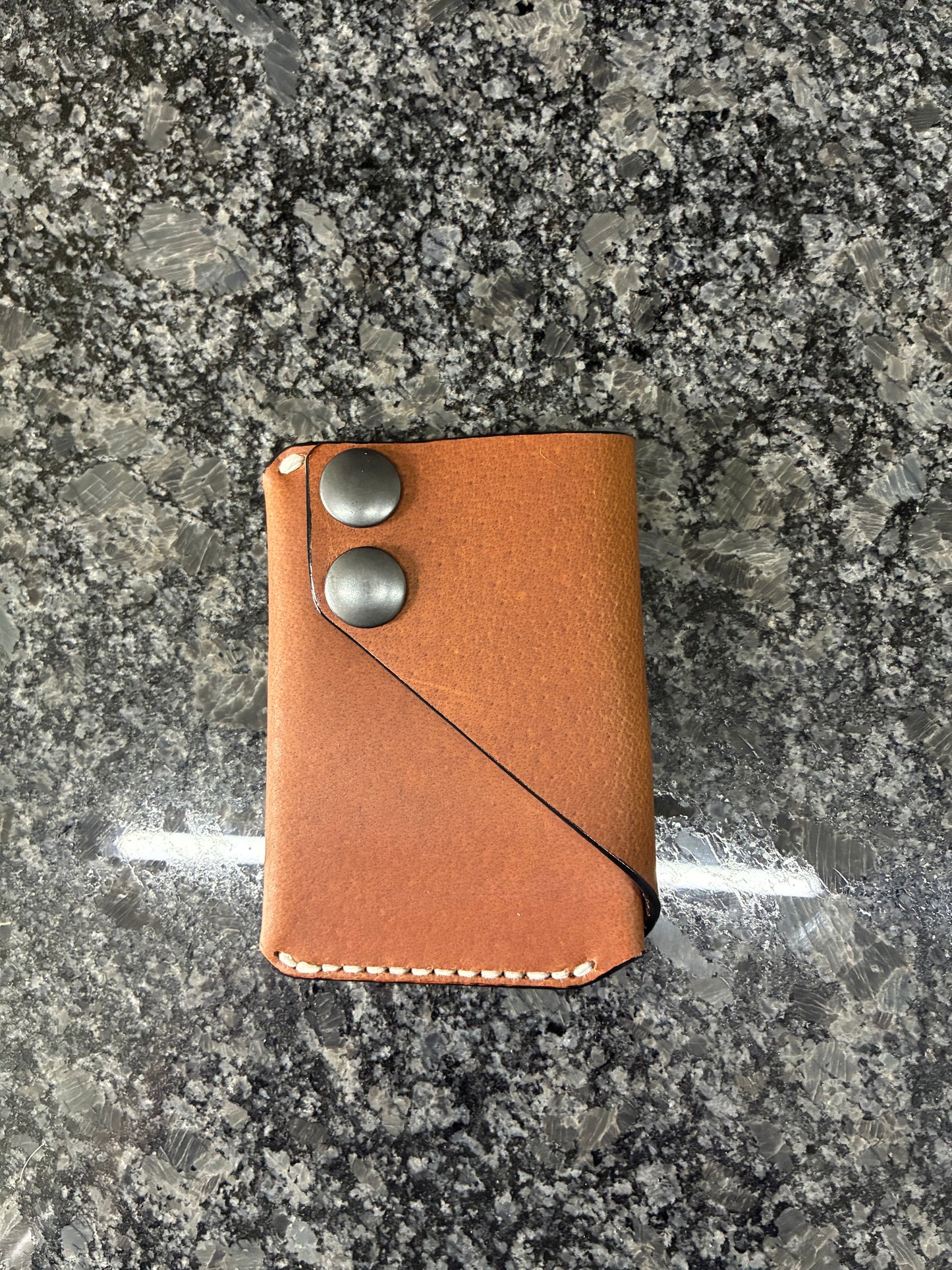 Minimalist snap wallet