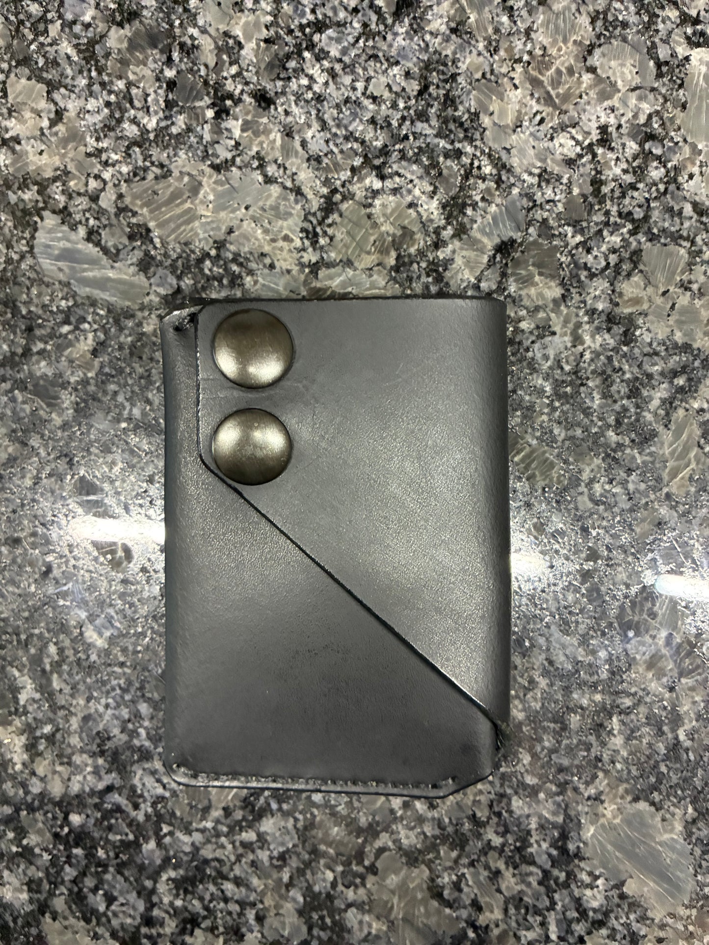 Minimalist snap wallet