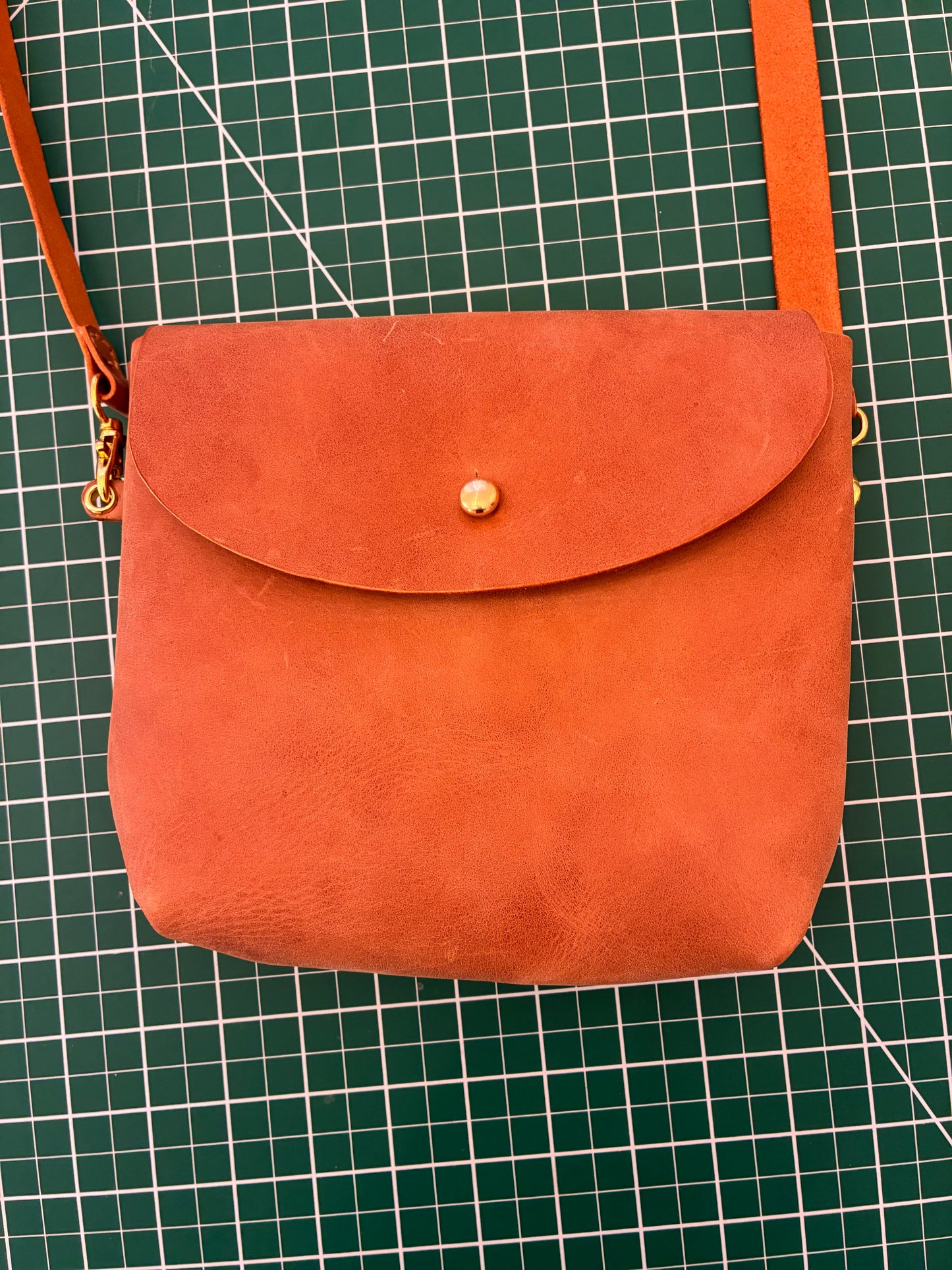 Ladies RedRock waxy pullup leather minimalist purse